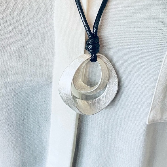 Silver Black Long Necklace Business BOHO - Picture 2 of 2